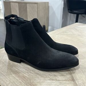 Chelsea boots